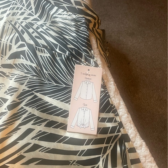 Black and Cream Plus-size Contemporary Geometric Print Women’s Blouse NWT - Picture 11 of 13